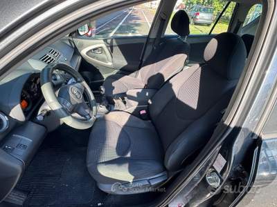 Toyota RAV4 RAV 4 2.2 D 177 CV Luxury 4x4 usata Torino