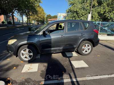 Toyota RAV4 RAV 4 2.2 D 177 CV Luxury 4x4 usata Torino