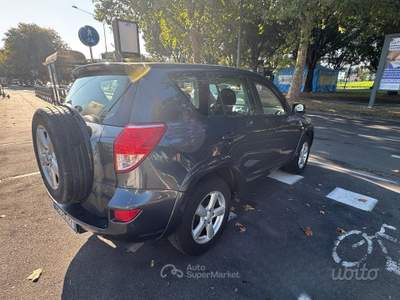 Toyota RAV4 RAV 4 2.2 D 177 CV Luxury 4x4 usata Torino