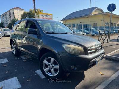 Toyota RAV4 RAV 4 2.2 D 177 CV Luxury 4x4 usata Torino Toyota RAV4 RAV 4 2.2 D 177 CV Luxury 4x4 usata Torino