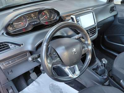 Peugeot 208 208 5p 1.2 puretech Active 82cv NEOPATENTATI Nero usata Fagnano Olona