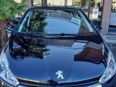 Peugeot 208 208 5p 1.2 puretech Active 82cv NEOPATENTATI Nero usata Fagnano Olona