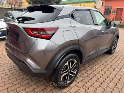 Nissan Juke 1.0 DIG-T 114 CV N-Connecta Grigio usata Milano
