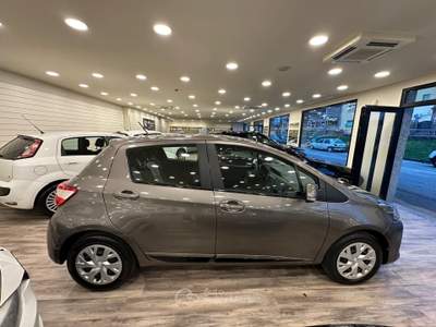 Toyota Yaris 5 porte Lounge Grigio usata Pieve a Nievole