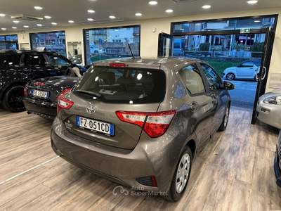 Toyota Yaris 5 porte Lounge Grigio usata Pieve a Nievole