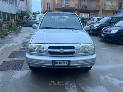 Suzuki Grand Vitara Suzuki gran vitara 1.6 benzina 4x4 2001 Grigio usata Qualiano