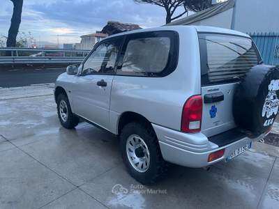 Suzuki Grand Vitara Suzuki gran vitara 1.6 benzina 4x4 2001 Grigio usata Qualiano