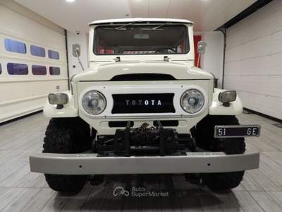 Toyota Land Cruiser FJ 40 - ECCELSA - AUTOVETTURA 6 POSTI (1972) Bianco usata Grumello del Monte