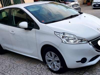 Peugeot 208 5p 1.6 bluehdi Active 75cv Bianco usata Crispano
