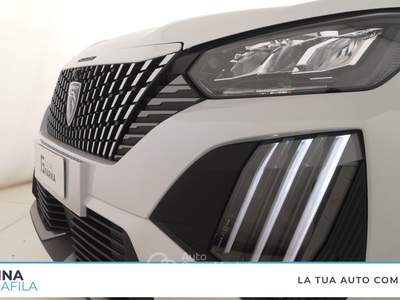 Peugeot 2008  1.2 puretech allure s&s 100cv Bianco usata Marcianise
