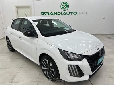 Peugeot 208 1.2 hybrid Style 100cv e-dcs 6 Bianco usata Novi Ligure