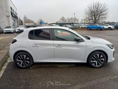 Peugeot 208 1.2 hybrid Business 110cv e-dcs 6 Bianco usata Novi Ligure