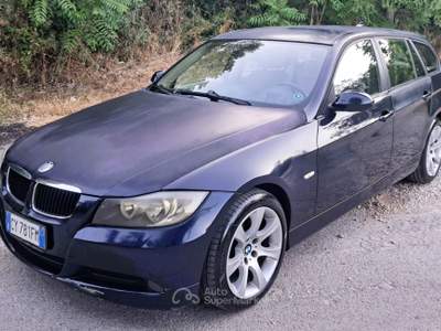 BMW Serie 3 320d 320d Futura Touring automatica Blu/Azzurro usata Cassano delle Murge
