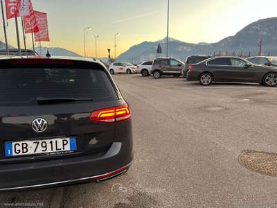 Volkswagen Passat Passat Bs. 2.0 BiTDI 4MOT DSG Highl. BMT Grigio usata Lavis