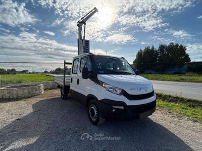 Iveco Daily 35- 11 con GRU BONFIGLIOLI Bianco usata Massafra