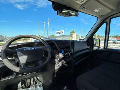 Iveco Daily 35- 11 con GRU BONFIGLIOLI Bianco usata Massafra
