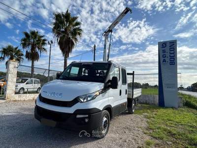 Iveco Daily 35- 11 con GRU BONFIGLIOLI Bianco usata Massafra