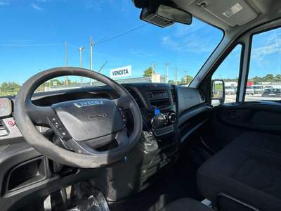 Iveco Daily 35- 11 con GRU BONFIGLIOLI Bianco usata Massafra