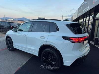 Volkswagen Tiguan 2.0 TDI 4M R LINE DSG NAVI MATRIX 20 KAMERA TETTO Bianco usata Ciampino