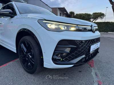 Volkswagen Tiguan 2.0 TDI 4M R LINE DSG NAVI MATRIX 20 KAMERA TETTO Bianco usata Ciampino