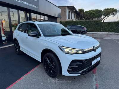 Volkswagen Tiguan 2.0 TDI 4M R LINE DSG NAVI MATRIX 20 KAMERA TETTO Bianco usata Ciampino