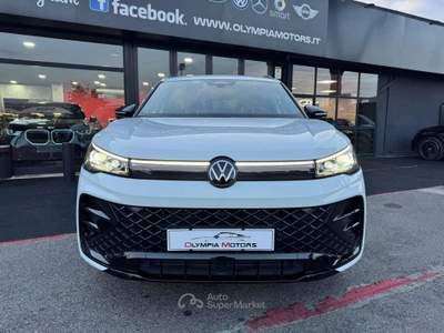 Volkswagen Tiguan 2.0 TDI 4M R LINE DSG NAVI MATRIX 20 KAMERA TETTO Bianco usata Ciampino