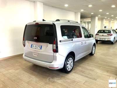 Ford Tourneo Connect Gr. Tourneo Connect 2.0 EBl 122CV Titan. Grigio usata Isola del Liri