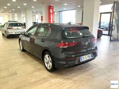 Volkswagen Golf VOLKSWAGEN GOLF 2.0 TDI DSG SCR LIFE Grigio usata Isola del Liri