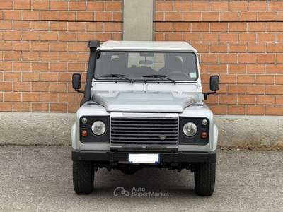 Land Rover Defender Defender 110 2.4 td SE SW 7 posti Argento usata Biella
