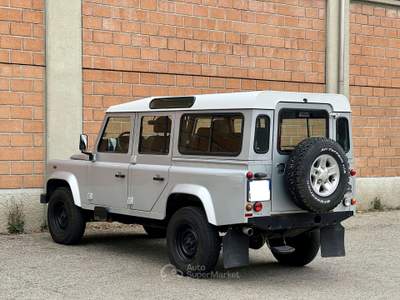 Land Rover Defender Defender 110 2.4 td SE SW 7 posti Argento usata Biella