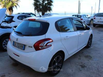 Peugeot 208 PureTech 82 5 porte Bianco usata Trapani