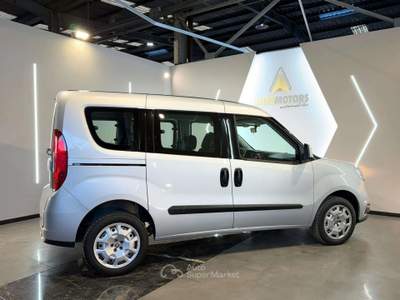 Fiat Doblò Doblo 1.4 Lounge  7 POSTI Grigio usata Aprilia