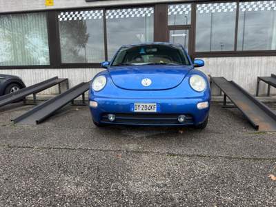 Volkswagen New Beetle 1.6 Blu/Azzurro usata Spresiano