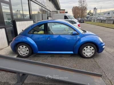 Volkswagen New Beetle 1.6 Blu/Azzurro usata Spresiano