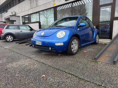 Volkswagen New Beetle 1.6 Blu/Azzurro usata Spresiano