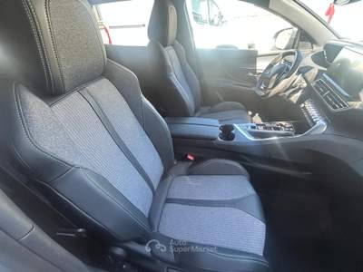 Peugeot 3008 auto km 0 Argento usata Pontelatone