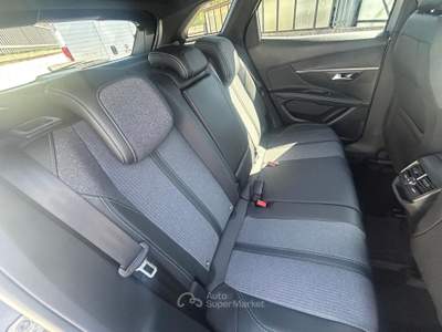 Peugeot 3008 auto km 0 Argento usata Pontelatone