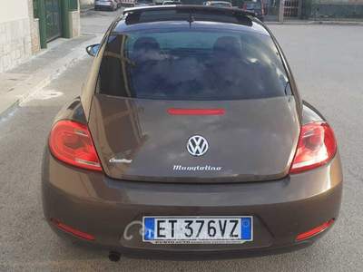 Volkswagen Maggiolino Volkswagen maggiolino 1.6 Designo tettuccio Marrone usata Lucera