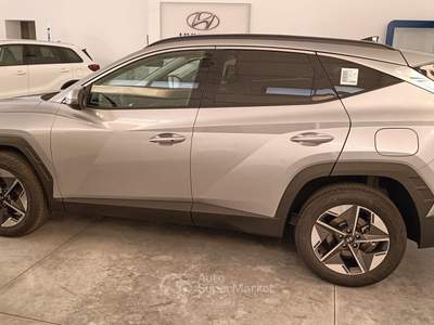 Hyundai Tucson 1.6 HEV FULL HYBRID 239cv XTech Nero usata Putignano