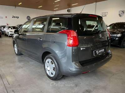 Peugeot 5008 5008  1.6 hdi 16v Business Grigio usata Verona