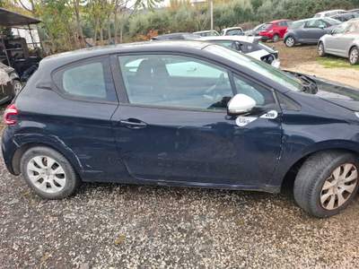 Peugeot 208 Problemi alternatore , carrozzeria leggera no sinistrata Grigio usata Roma
