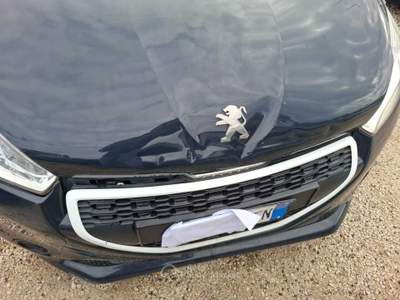 Peugeot 208 Problemi alternatore , carrozzeria leggera no sinistrata Grigio usata Roma
