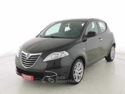 Lancia Ypsilon 1.2 69 CV 5 porte Gold Nero usata Crema