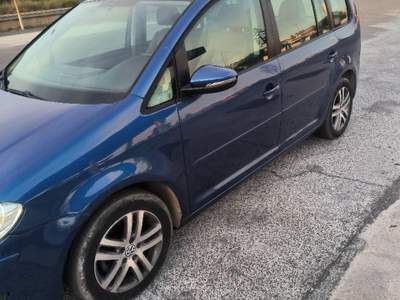 Volkswagen Touran . Blu/Azzurro usata Ardea