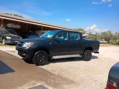 Toyota Hilux Toyota Hilux autocarro. Nero usata Grosseto