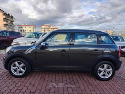 MINI One Mini One D Countryman Verde usata Roma