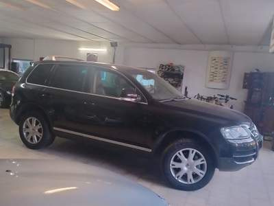 Volkswagen Touareg Volkswagen Tuareg tenuto in box,unico proprietario. Nero usata Grosseto