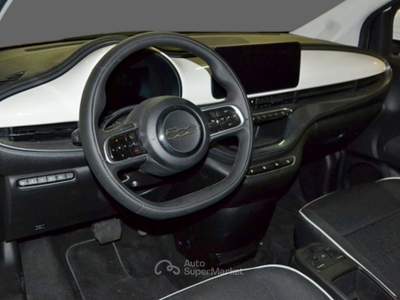 Fiat 500e Fiat  42kw icon (autonomia 320 km) Bianco usata CAGLIARI
