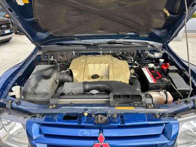 Mitsubishi Pajero 5p 3.2 tdi 16v di-d GLX-7 POSTI-MANUALE-GANCIO- Blu/Azzurro usata Osimo