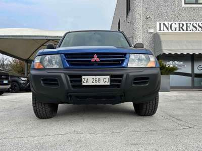 Mitsubishi Pajero 5p 3.2 tdi 16v di-d GLX-7 POSTI-MANUALE-GANCIO- Blu/Azzurro usata Osimo